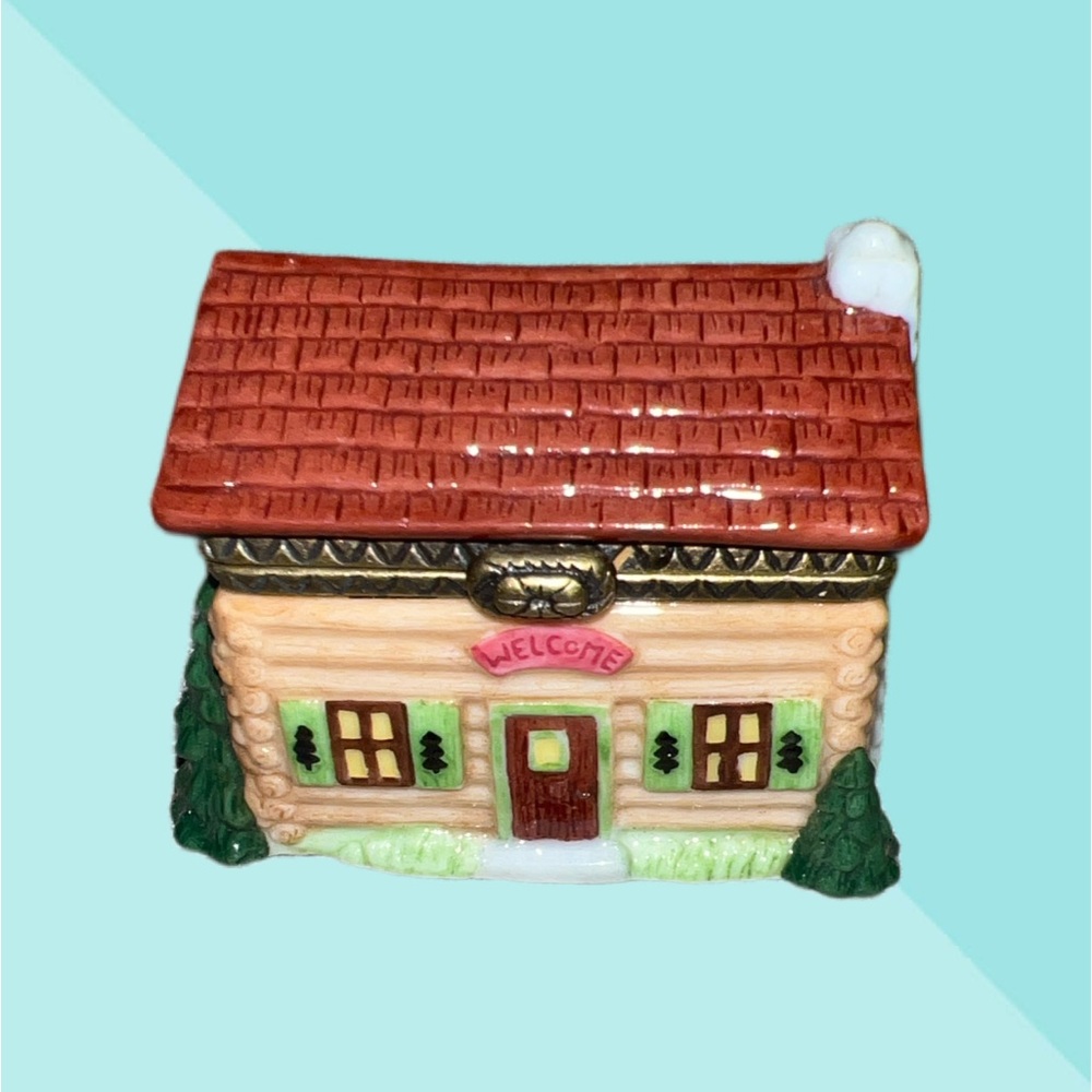 PHB Porcelain Hinged Trinket Box Winter Home Log Cabin With Pine Trees